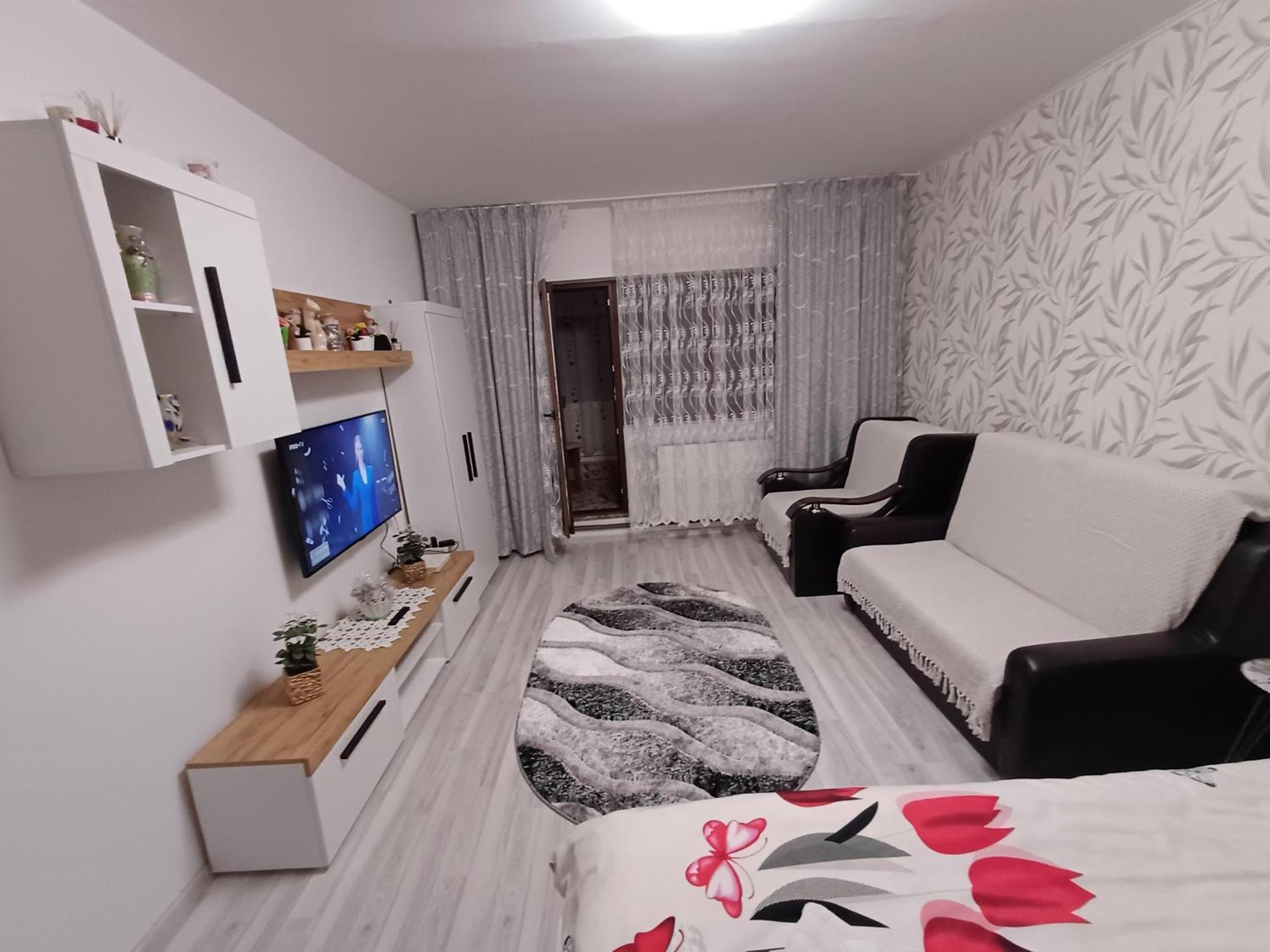 Garsoniera George Apartman Aknavásár Kültér fotó